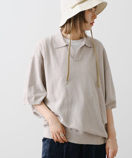 WHIMSIC(ウィムジック)の「【UNISEX】ブークレスキッパーネックショートスリーブプルオーバー(ポロシャツ・メンズ・ブラック/ネイビー/グレイッシュベージュ・FREE)」の4枚目の写真