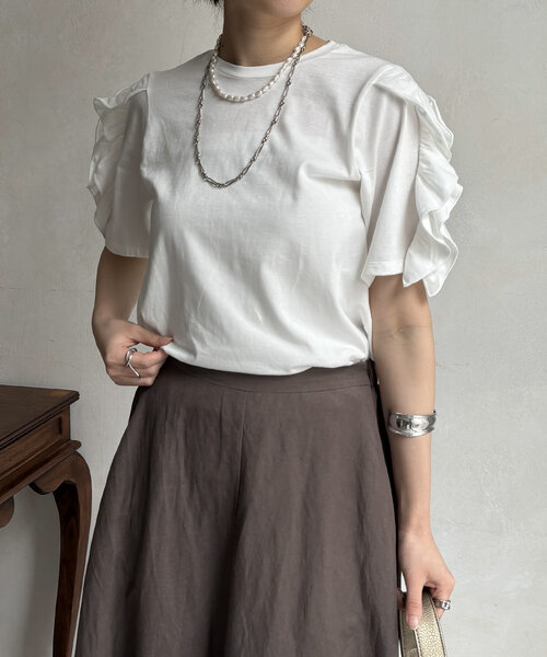 DouDou（ドゥドゥ）の「【WEB限定】袖フリルトップス（Tシャツ/カットソー・レディース・ブラック/オフホワイト/チャコールグレー・FREE）」の12枚目の写真