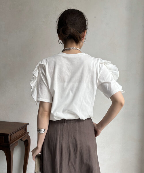 DouDou（ドゥドゥ）の「【WEB限定】袖フリルトップス（Tシャツ/カットソー・レディース・ブラック/オフホワイト/チャコールグレー・FREE）」の11枚目の写真
