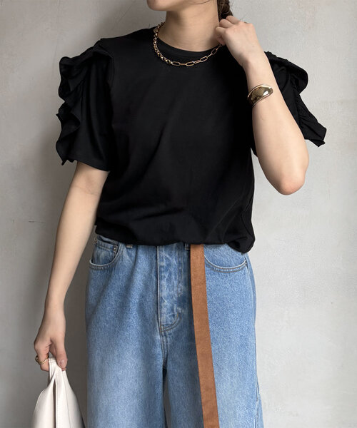 DouDou（ドゥドゥ）の「【WEB限定】袖フリルトップス（Tシャツ/カットソー・レディース・ブラック/オフホワイト/チャコールグレー・FREE）」の4枚目の写真