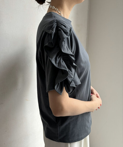 DouDou（ドゥドゥ）の「【WEB限定】袖フリルトップス（Tシャツ/カットソー・レディース・ブラック/オフホワイト/チャコールグレー・FREE）」の21枚目の写真