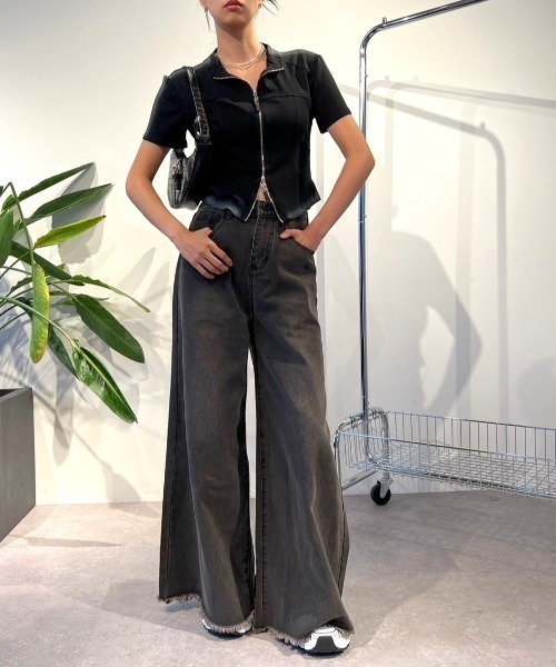 Solace(ソレイス)の「ブラックワイドデニムパンツ(デニムパンツ・レディース・ブラック・SMALL/FREE)」の2枚目の写真
