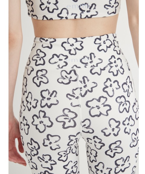 emmi(エミ)の「eco ドローウィングレギンス(その他パンツ・レディース・オフホワイト/ネイビー・0/1)」の17枚目の写真