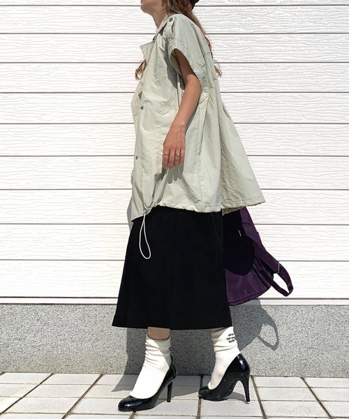 Q（キュー）の「ナイロンオーバーサイズジレ（ベスト・レディース・アイボリー/ブラック・MEDIUM）」の21枚目の写真