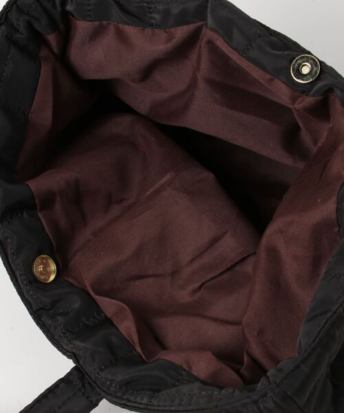 Solace（ソレイス）の「クッションキルティングビッグトート（トートバッグ・レディース・ブラック/グリーン・FREE）」の16枚目の写真