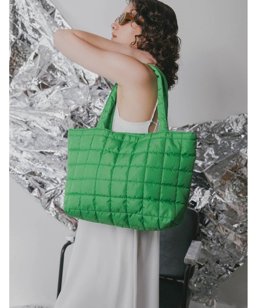 Solace（ソレイス）の「クッションキルティングビッグトート（トートバッグ・レディース・ブラック/グリーン・FREE）」の5枚目の写真