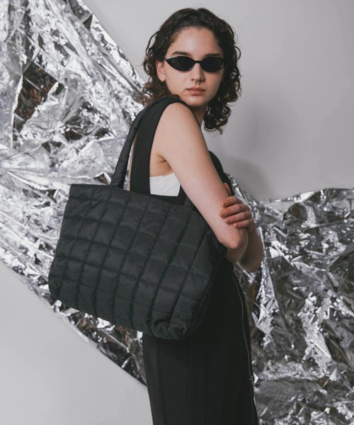 Solace（ソレイス）の「クッションキルティングビッグトート（トートバッグ・レディース・ブラック/グリーン・FREE）」の9枚目の写真