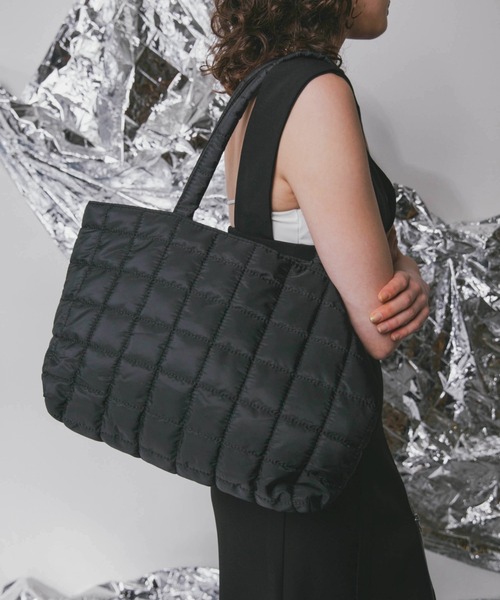 Solace（ソレイス）の「クッションキルティングビッグトート（トートバッグ・レディース・ブラック/グリーン・FREE）」の18枚目の写真