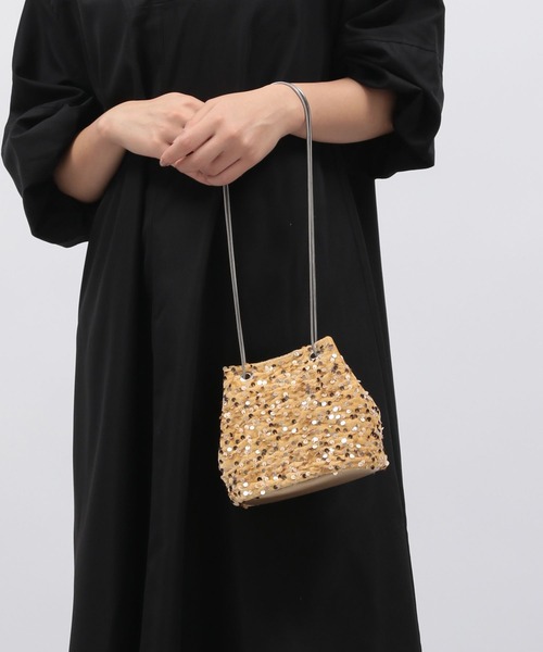 LAKOLE（ラコレ）の「スパンコール巾着ショルダーバッグ / 129909（ショルダーバッグ・レディース・グレー/ホワイト/ベージュ・FREE）」の3枚目の写真