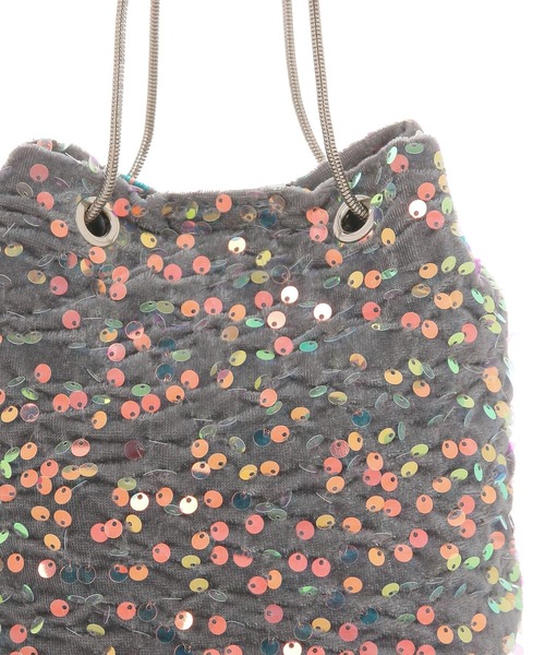 LAKOLE（ラコレ）の「スパンコール巾着ショルダーバッグ / 129909（ショルダーバッグ・レディース・グレー/ホワイト/ベージュ・FREE）」の10枚目の写真