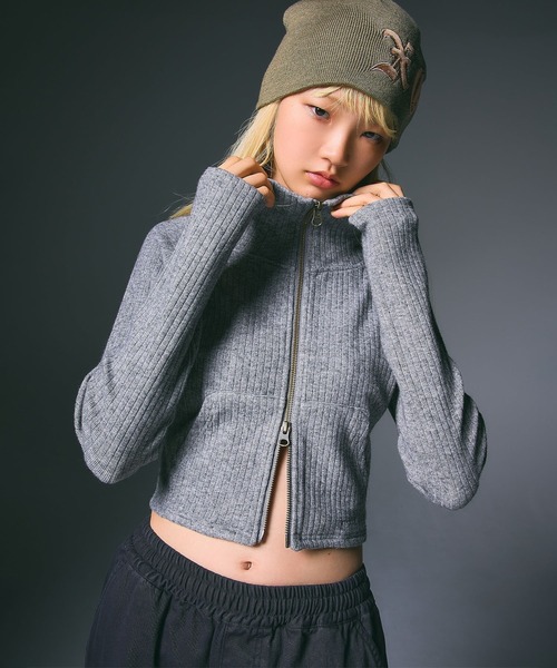 X-girl（エックスガール）の「PATCHED LOGO BEANIE（ニットキャップ/ビーニー・レディース・アッシュ/ブラック/オリーブ・ONE SIZE）」の4枚目の写真