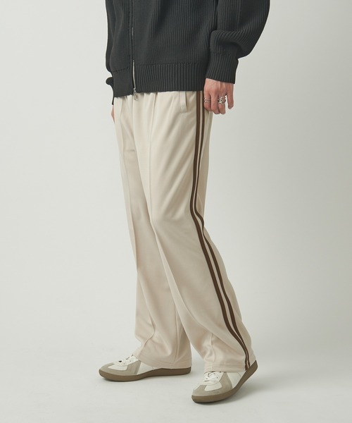 United Athle(ユナイテッドアスレ)の「雑誌『FINEBOYS』1月号にて目黒蓮さん着用!【United Athle】7.0オンス スムース サイドライン トラックパンツ 1902(スウェットパンツ・メンズ・ネイビー/ブラック/ブラック系その他2/サックスブルー/グレー/ベージュ・M/L/XL/S)」の4枚目の写真