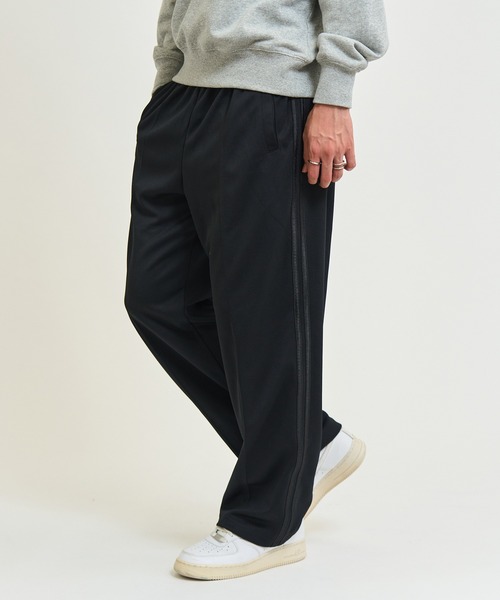 United Athle(ユナイテッドアスレ)の「雑誌『FINEBOYS』1月号にて目黒蓮さん着用!【United Athle】7.0オンス スムース サイドライン トラックパンツ 1902(スウェットパンツ・メンズ・ネイビー/ブラック/ブラック系その他2/サックスブルー/グレー/ベージュ・M/L/XL/S)」の3枚目の写真