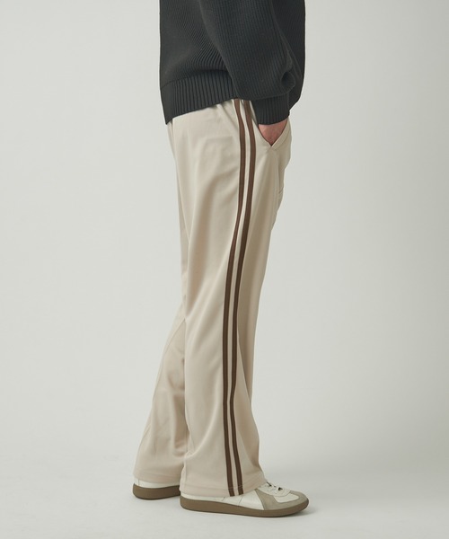 United Athle(ユナイテッドアスレ)の「雑誌『FINEBOYS』1月号にて目黒蓮さん着用!【United Athle】7.0オンス スムース サイドライン トラックパンツ 1902(スウェットパンツ・メンズ・ネイビー/ブラック/ブラック系その他2/サックスブルー/グレー/ベージュ・M/L/XL/S)」の12枚目の写真