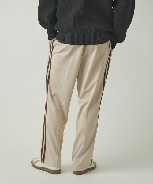 United Athle(ユナイテッドアスレ)の「雑誌『FINEBOYS』1月号にて目黒蓮さん着用!【United Athle】7.0オンス スムース サイドライン トラックパンツ 1902(スウェットパンツ・メンズ・ネイビー/ブラック/ブラック系その他2/サックスブルー/グレー/ベージュ・M/L/XL/S)」の13枚目の写真