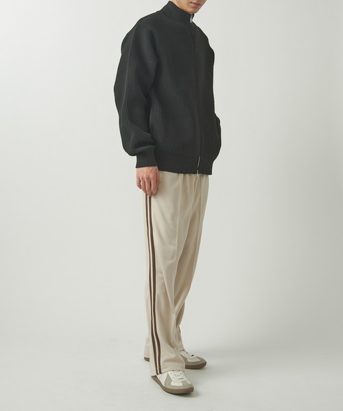 United Athle(ユナイテッドアスレ)の「雑誌『FINEBOYS』1月号にて目黒蓮さん着用!【United Athle】7.0オンス スムース サイドライン トラックパンツ 1902(スウェットパンツ・メンズ・ネイビー/ブラック/ブラック系その他2/サックスブルー/グレー/ベージュ・M/L/XL/S)」の16枚目の写真