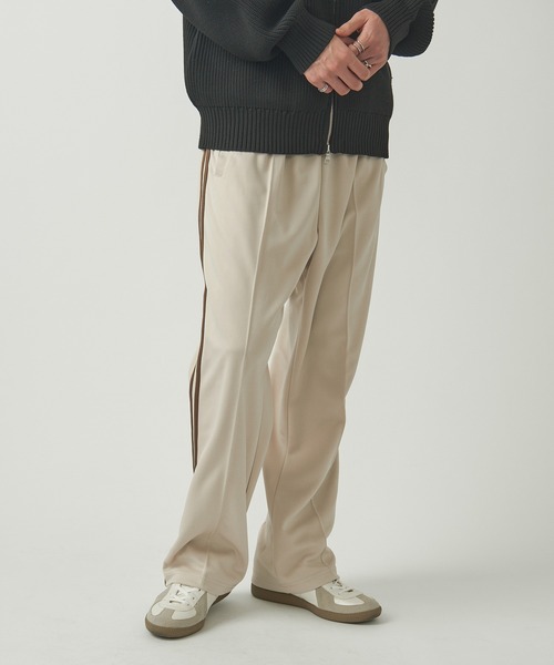 United Athle(ユナイテッドアスレ)の「雑誌『FINEBOYS』1月号にて目黒蓮さん着用!【United Athle】7.0オンス スムース サイドライン トラックパンツ 1902(スウェットパンツ・メンズ・ネイビー/ブラック/ブラック系その他2/サックスブルー/グレー/ベージュ・M/L/XL/S)」の11枚目の写真