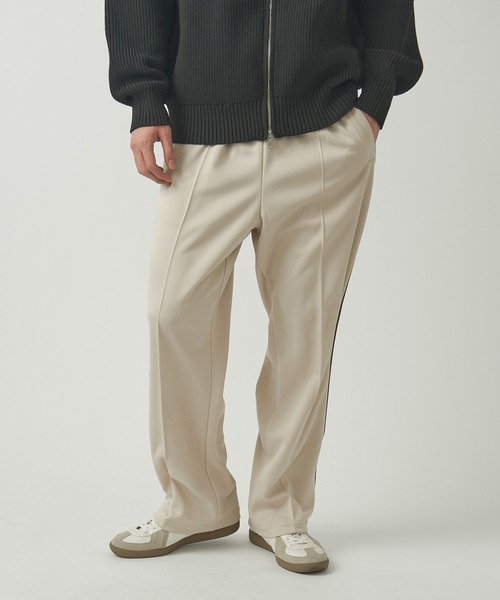 United Athle(ユナイテッドアスレ)の「雑誌『FINEBOYS』1月号にて目黒蓮さん着用!【United Athle】7.0オンス スムース サイドライン トラックパンツ 1902(スウェットパンツ・メンズ・ネイビー/ブラック/ブラック系その他2/サックスブルー/グレー/ベージュ・M/L/XL/S)」の10枚目の写真