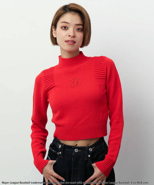 BACK TO THE FIELD（バック トゥー ザ フィールド）の「【MLB】エンボスハイネックニットトップス（ニット/セーター・レディース・レッド/ホワイト/ブラック・FREE）」の9枚目の写真
