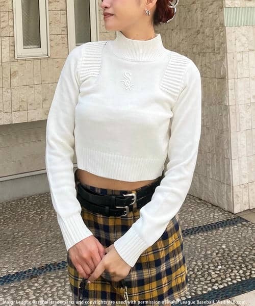 BACK TO THE FIELD（バック トゥー ザ フィールド）の「【MLB】エンボスハイネックニットトップス（ニット/セーター・レディース・レッド/ホワイト/ブラック・FREE）」の13枚目の写真