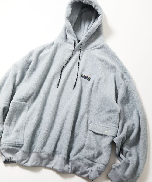 FREAK'S STORE（フリークスストア）の「限定展開 ビッグシルエット サイドポケット フリース プルオーバー パーカー（パーカー・メンズ・チャコールグレー/グレー/グレイッシュベージュ/オリーブ/ブラック/ネイビー・SMALL/MEDIUM/LARGE）」の3枚目の写真