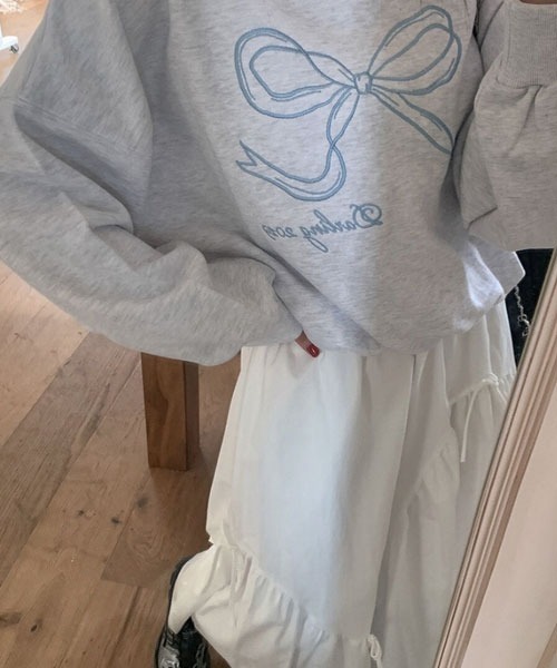 Mayree（メイリー）の「【Mayree】 刺繍 リボン デザイン トレーナー スウェット（スウェット・レディース・ネイビー/グレー・X-LARGE/LARGE/MEDIUM）」の4枚目の写真