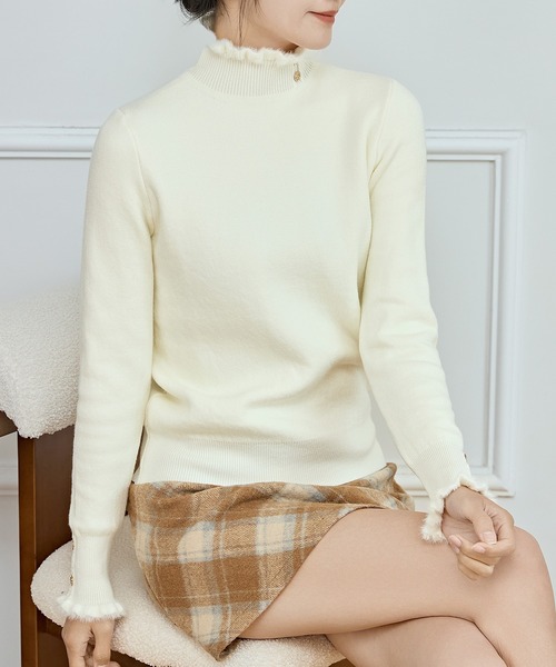 セール】裏フリース ビジュー ボタン フリル ニット プルオーバー