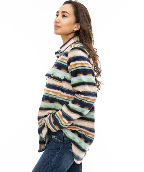 BILLABONG(ビラボン)の「BILLABONG レディース FORGE FLEECE 0 長袖シャツ/ビラボン総柄フリース長袖シャツ(シャツ/ブラウス・レディース・ライトブルー/ブラック/ネイビー/ブルー・MEDIUM)」の2枚目の写真