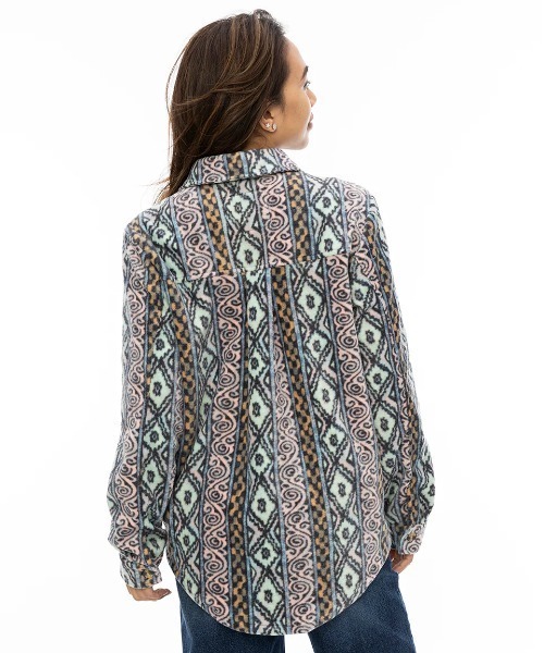 BILLABONG(ビラボン)の「BILLABONG レディース FORGE FLEECE 0 長袖シャツ/ビラボン総柄フリース長袖シャツ(シャツ/ブラウス・レディース・ライトブルー/ブラック/ネイビー/ブルー・MEDIUM)」の6枚目の写真