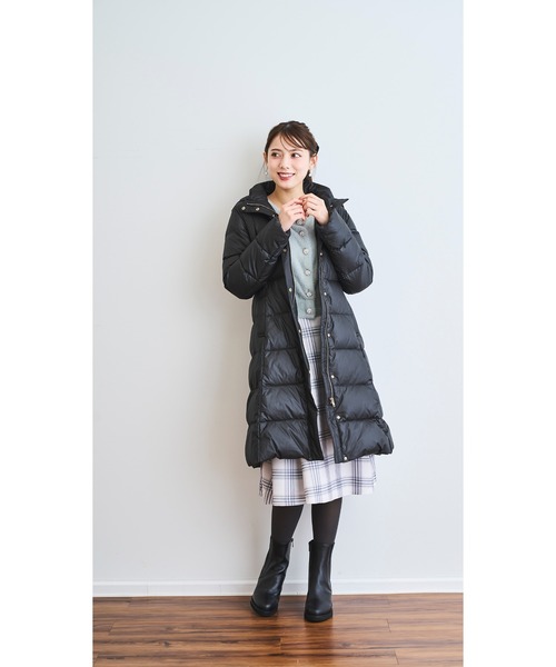 LAISSE PASSE（レッセパッセ）の「ウエストマークロングダウンコート（ダウンジャケット/コート・レディース・ブラック/ピンクベージュ・SMALL/MEDIUM）」の8枚目の写真