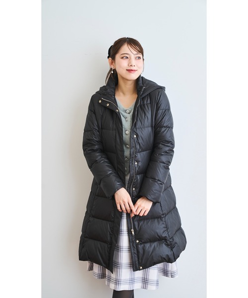 LAISSE PASSE（レッセパッセ）の「ウエストマークロングダウンコート（ダウンジャケット/コート・レディース・ブラック/ピンクベージュ・SMALL/MEDIUM）」の9枚目の写真