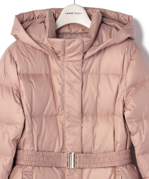 LAISSE PASSE（レッセパッセ）の「ウエストマークロングダウンコート（ダウンジャケット/コート・レディース・ブラック/ピンクベージュ・SMALL/MEDIUM）」の12枚目の写真