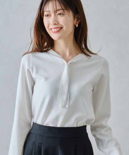 MISCH MASCH(ミッシュマッシュ)の「パールリング付きラメボウタイニット/MM448319(ニット/セーター・レディース・ホワイト/ブラック/グレー/ブルー・フリ-)」の2枚目の写真