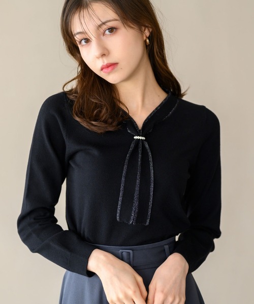 MISCH MASCH(ミッシュマッシュ)の「パールリング付きラメボウタイニット/MM448319(ニット/セーター・レディース・ホワイト/ブラック/グレー/ブルー・フリ-)」の1枚目の写真