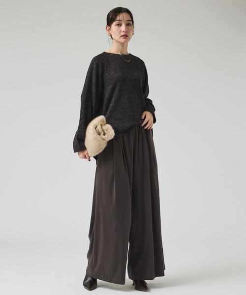 qualite scape（カリテ スケープ）の「【大人のスウェット】ラメスウェットプルオーバー/秋服/冬服/（スウェット・レディース・ブラック/ライトベージュ・フリー）」の5枚目の写真