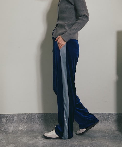 ANOTHER S(アナザーエス)の「ベロアサイドラインストレートパンツ(その他パンツ・レディース・ブラック/ネイビー/ブラウン・FREE)」の17枚目の写真