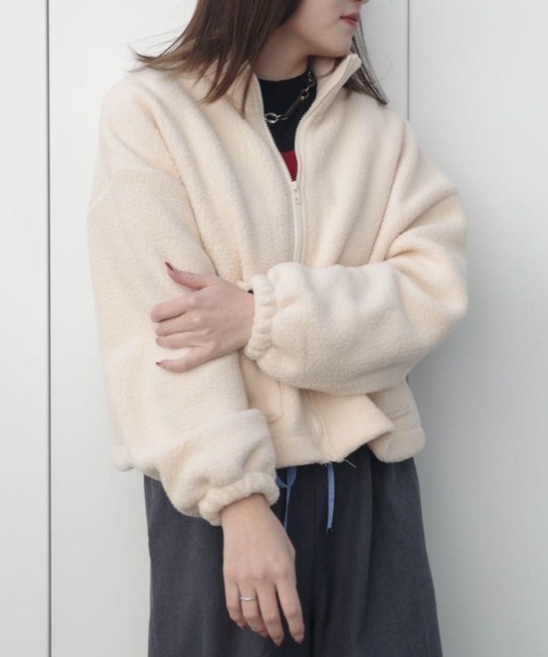 ショート丈 ボアジャケット（その他アウター）｜Vipoa（ヴィポア）の