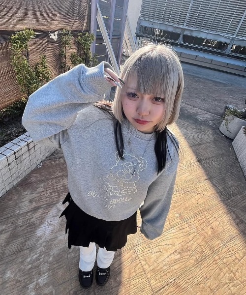 OY/オーワイ』 STONE DOLLY CROPPED CREWNECK/ストーン