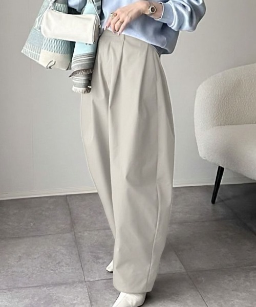 Eclat one（エクラワン）の「【Eclat one】カーブデザイン ワイド パンツ（チノパンツ・レディース・ベージュ/アイボリー/ブラック/カーキ/ネイビー/ブラウン/ライトグレー/ブラウン系その他/ベージュ系その他/ベージュ×ブラック・M/S/L）」の4枚目の写真