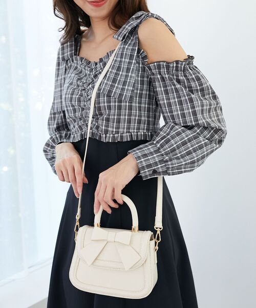 MAJESTIC LEGON（マジェスティックレゴン）の「クラシックリボンバッグ（ハンドバッグ・レディース・レッド/ブラック/アイボリー・FREE）」の18枚目の写真