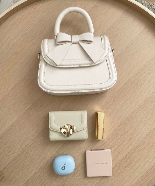 MAJESTIC LEGON（マジェスティックレゴン）の「クラシックリボンバッグ（ハンドバッグ・レディース・レッド/ブラック/アイボリー・FREE）」の7枚目の写真