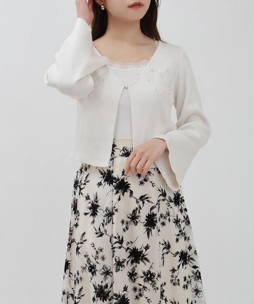 ASTORIA ODIER(アストリアオディール)の「パール装飾リボン刺繍カーディガン(カーディガン/ボレロ・レディース・ホワイト/グリーン/ラベンダー・MEDIUM)」の17枚目の写真