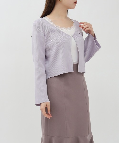 ASTORIA ODIER(アストリアオディール)の「パール装飾リボン刺繍カーディガン(カーディガン/ボレロ・レディース・ホワイト/グリーン/ラベンダー・MEDIUM)」の13枚目の写真