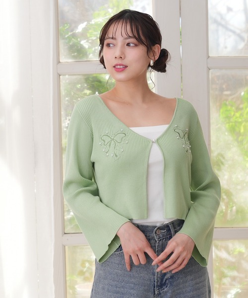 ASTORIA ODIER(アストリアオディール)の「パール装飾リボン刺繍カーディガン(カーディガン/ボレロ・レディース・ホワイト/グリーン/ラベンダー・MEDIUM)」の4枚目の写真