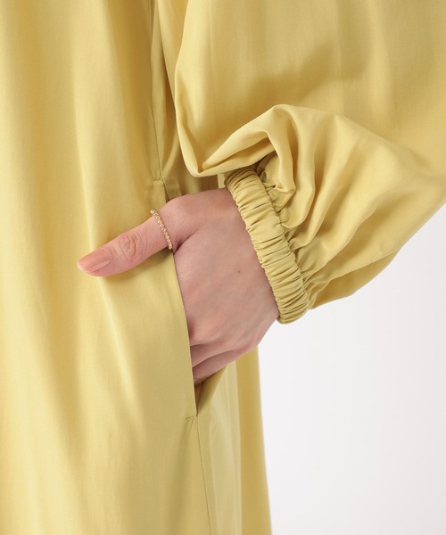 studio CLIP（スタディオクリップ）の「ボリューム袖タックワンピース（ワンピース・レディース・イエロー/チャコール/ブルー・FREE）」の10枚目の写真