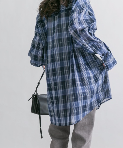 KBF(ケイビーエフ)の「シアーチェックBIGシャツ(シャツ/ブラウス・レディース・ブラック系その他/ブルー系その他/ピンク系その他・ONE)」の5枚目の写真