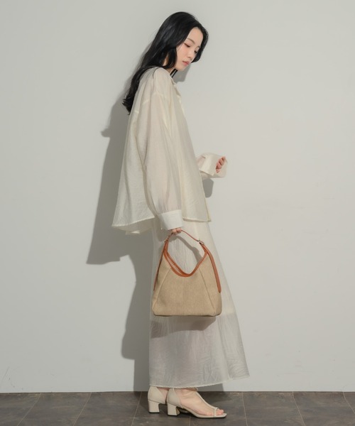 NEUNA（ヌナ）の「バイカラー2wayバッグ（ハンドバッグ・レディース・ブルー/ベージュ・FREE）」の9枚目の写真