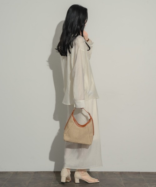 NEUNA（ヌナ）の「バイカラー2wayバッグ（ハンドバッグ・レディース・ブルー/ベージュ・FREE）」の10枚目の写真