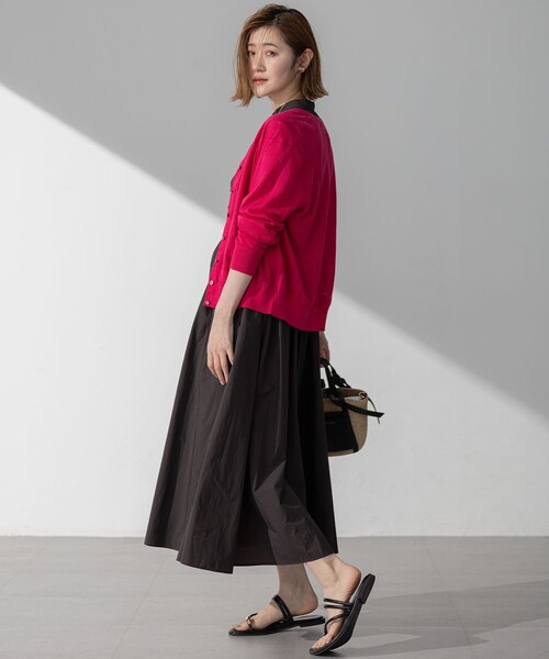 23区（ニジュウサンク）の「【Oggi6月号掲載】ピュアリネンハイゲージ カーディガン（カーディガン/ボレロ・レディース・ベージュ系/ローズ系/ブラック系・38/40）」の7枚目の写真