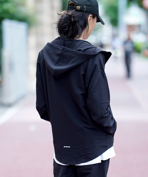 THE MILES(ザ マイルズ)の「GYMTEC 4WAYストレッチワークアウトZIPパーカー(Tシャツ/カットソー・メンズ・ブラック/ベージュ/ネイビー/グレー・MEDIUM/LARGE/X-LARGE)」の22枚目の写真